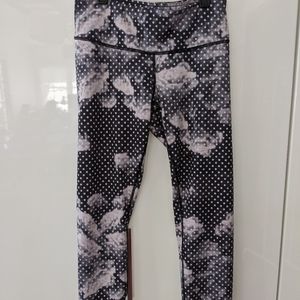 Lululemon Wunder Under Cloud leggings Size 6